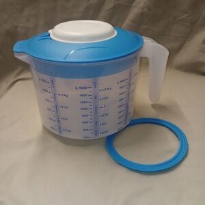 NEW, Tupperware Mix N Stor